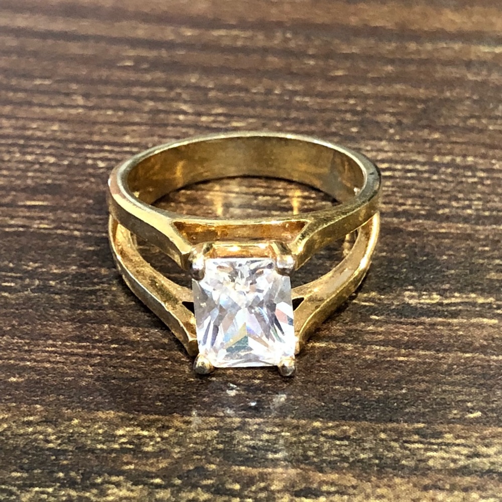 Fake engagement ring!